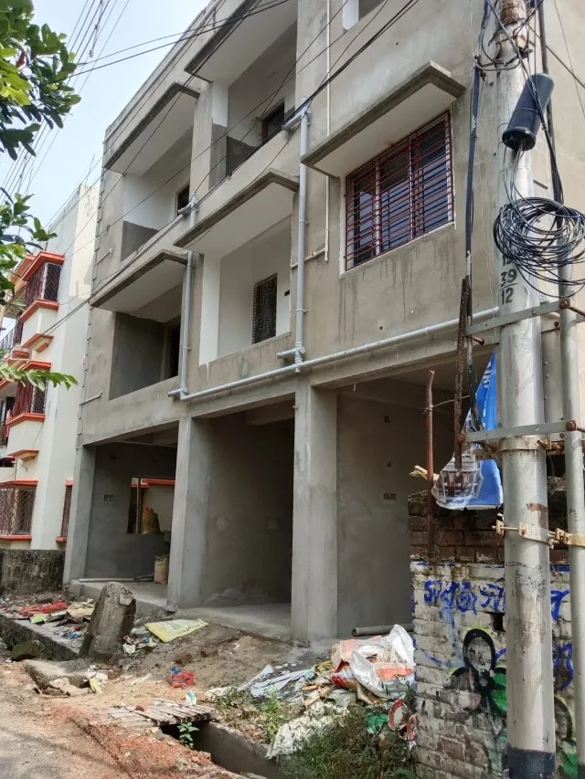 Title: Modern 2-Bedroom Apartment in Vibrant Madhyamgram
