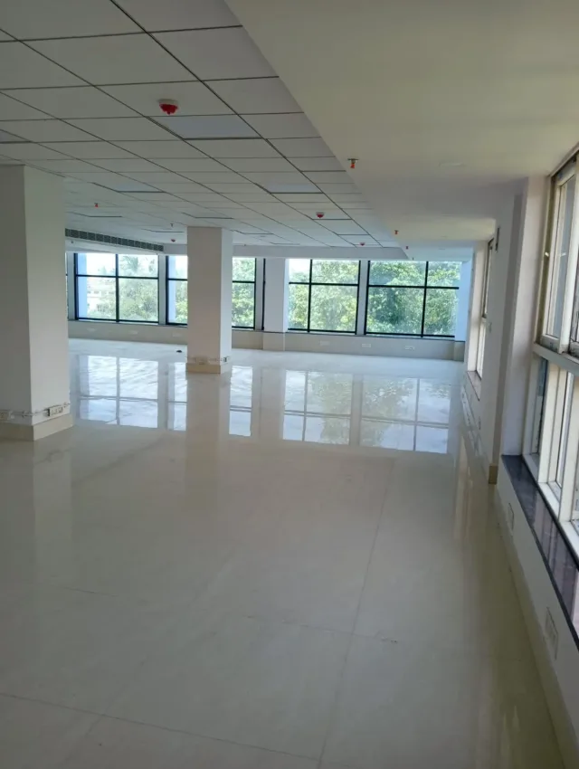 COMMERCIAL OFFICE SPACE