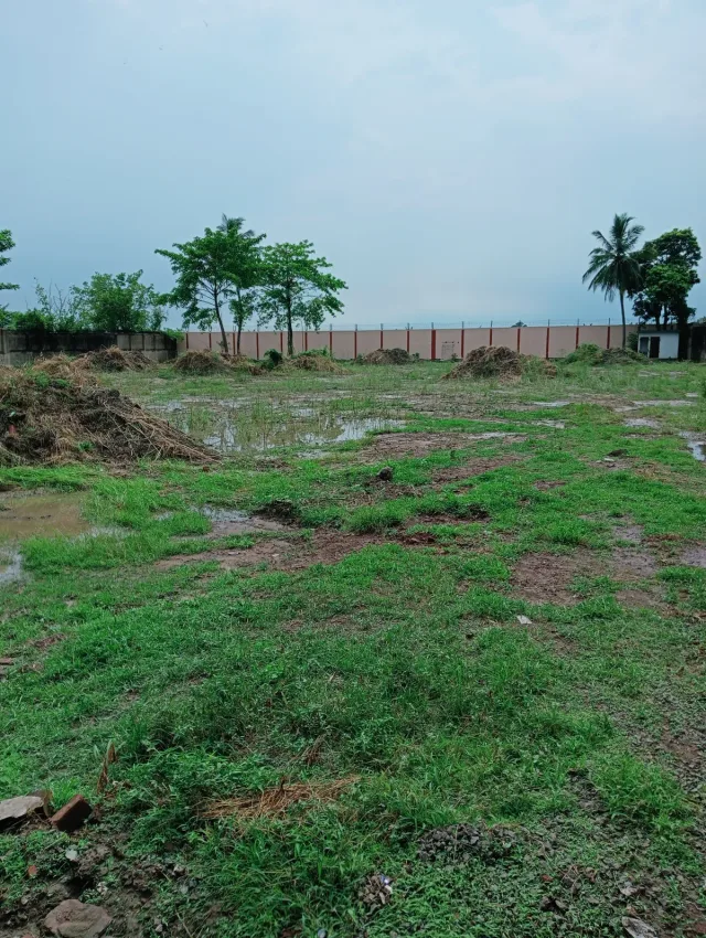 THREE BED ROOMS FLAT ND FLOOR FOR SALE
