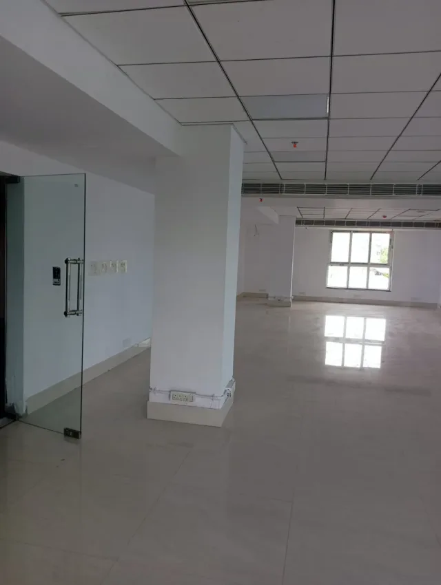COMMERCIAL OFFICE SPACE