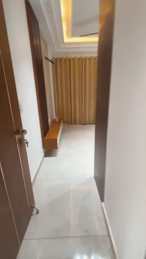 1305 Sq Ft | 4 Bedroom Apartment For Sale in Delhi