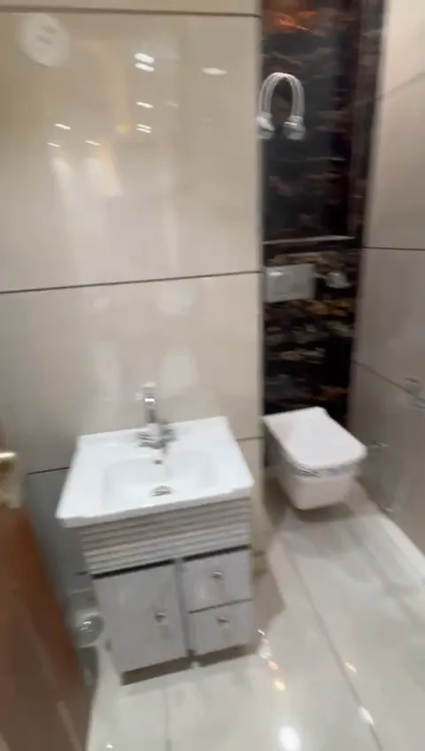 1305 Sq Ft | 4 Bedroom Apartment For Sale in Delhi